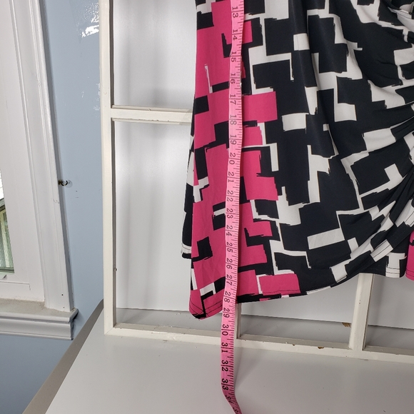 Joseph Ribkoff Faux Wrap Tunic Bold Geometric Rouched QR Code Print Mod Vacation - Picture 11 of 15